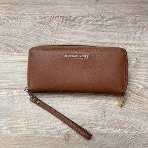 Michael Kors Brown Leather Continental Wristlet